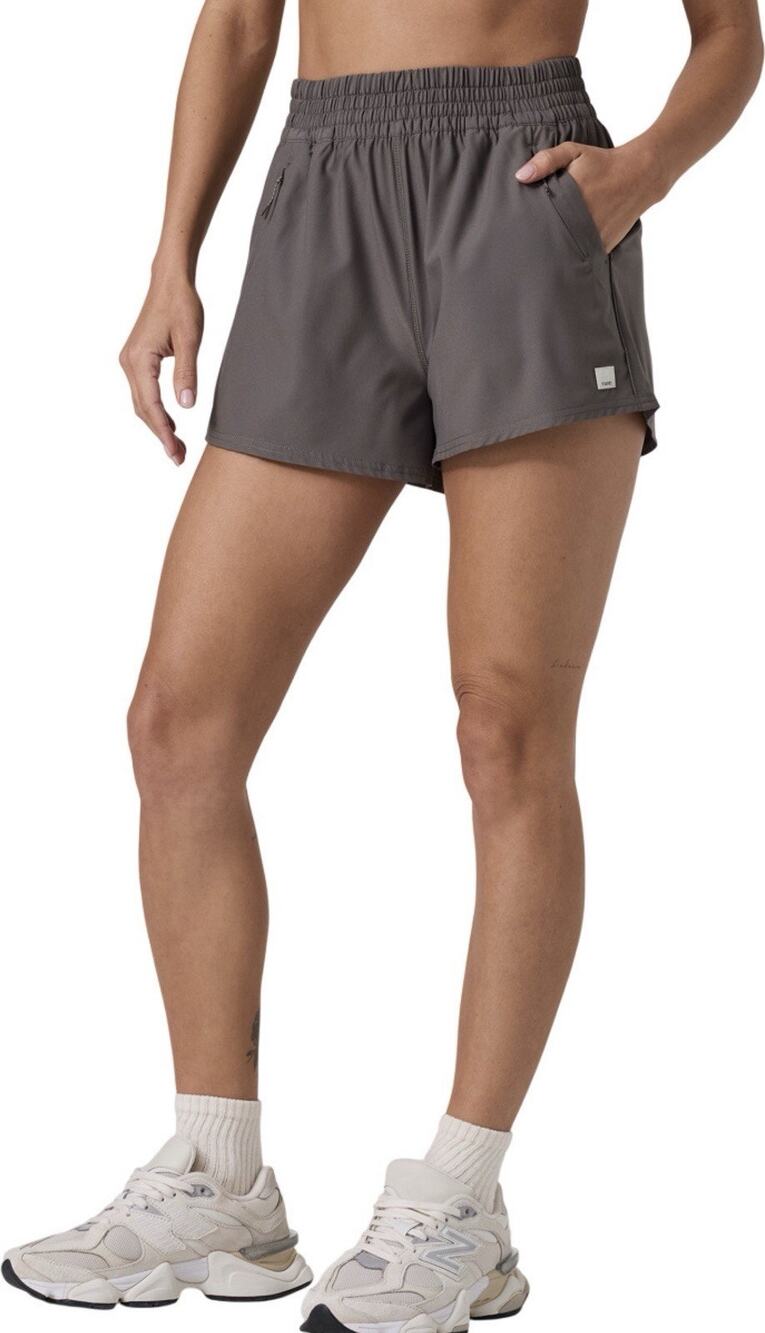 Vuori Dash 2.0 Women's Shorts Performance Pockets Size L Dark Gray Unlined